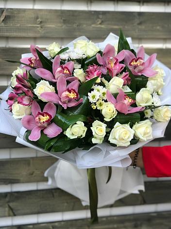 Букет цветов из: Розы и Хризантемы в Заветном Ростовской области