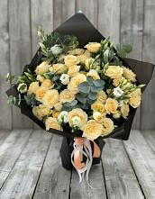 Букет цветов из:  Розы и Лизиантусы в Заветном Ростовской области