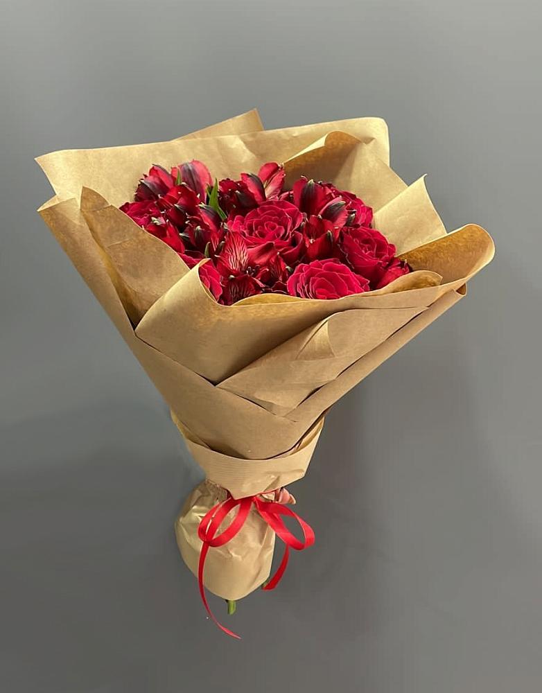 Букет цветов из: Альстромерии и Розы в Заветном Ростовской области