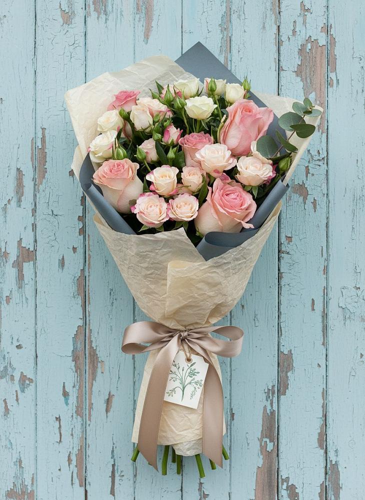 Букет цветов из: Розы в Заветном Ростовской области