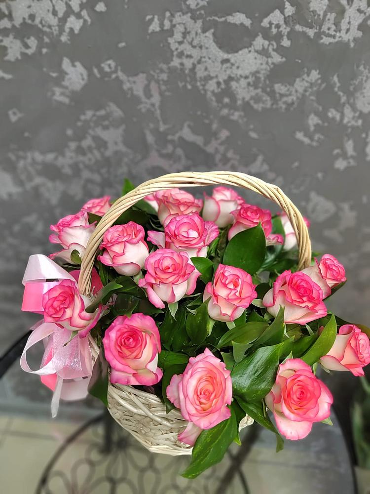 Цветочная композиция из Розы в корзине в Заветном Ростовской области