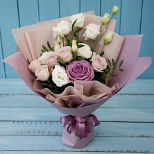 Букет цветов из:  Розы и Лизиантусы в Заветном Ростовской области