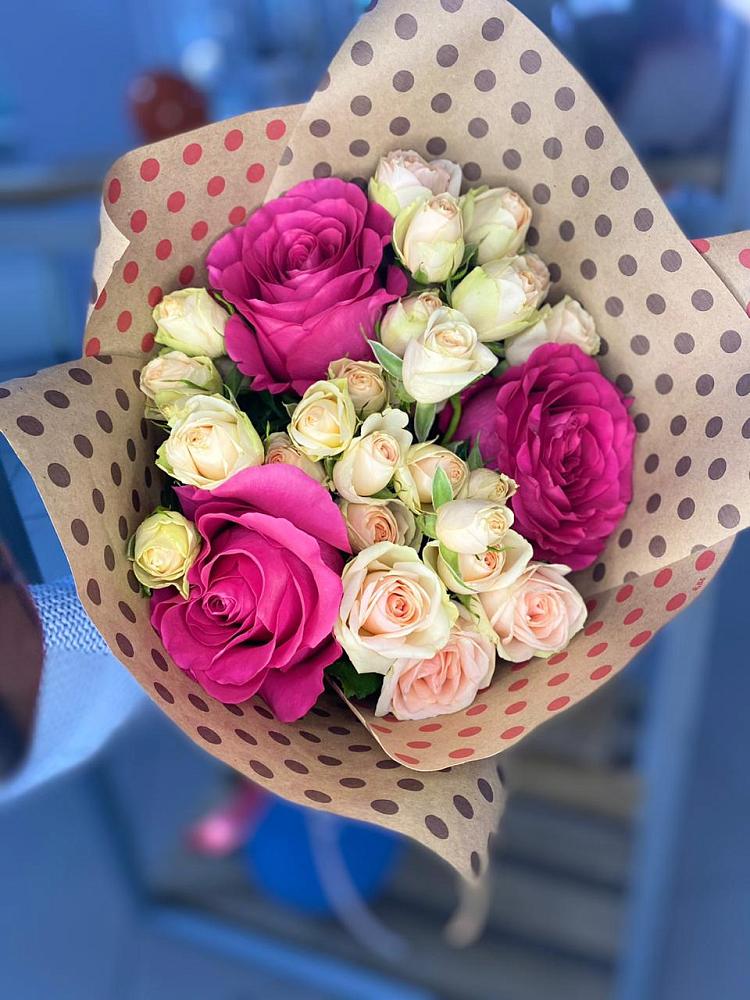 Букет цветов из: Розы в Заветном Ростовской области