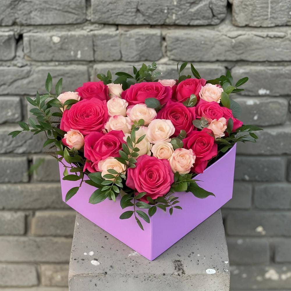 Цветочная композиция из Розы в коробке в Заветном Ростовской области