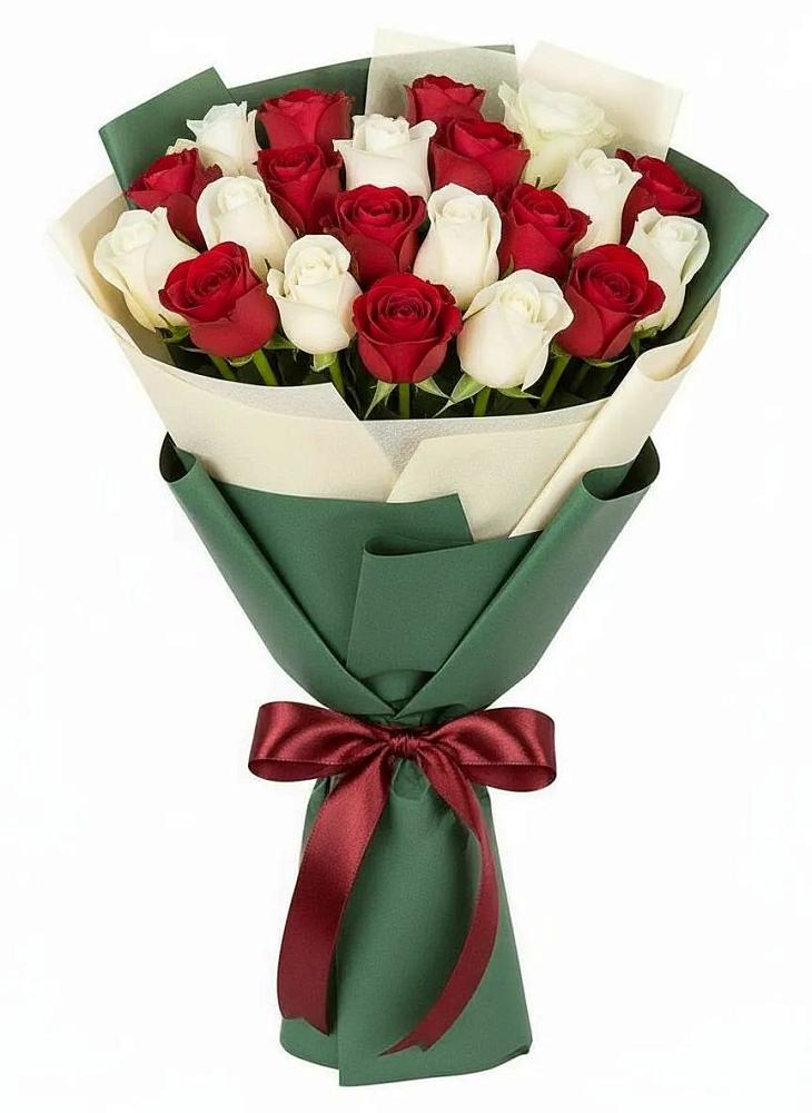 Букет Микс из красных и белых роз в Заветном Ростовской области