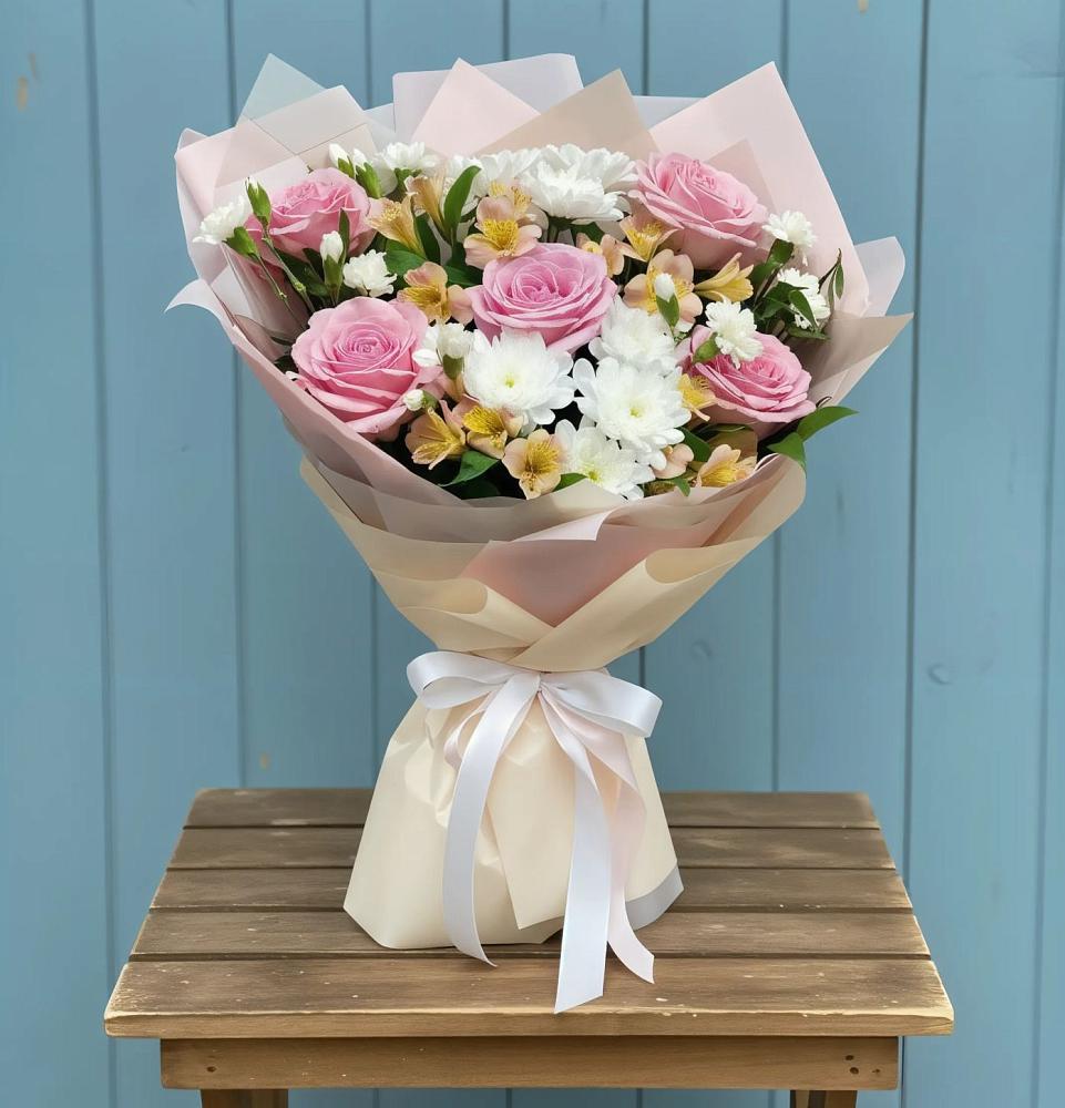 Букет цветов из: Гвоздики, Орхидеи и Розы в Заветном Ростовской области