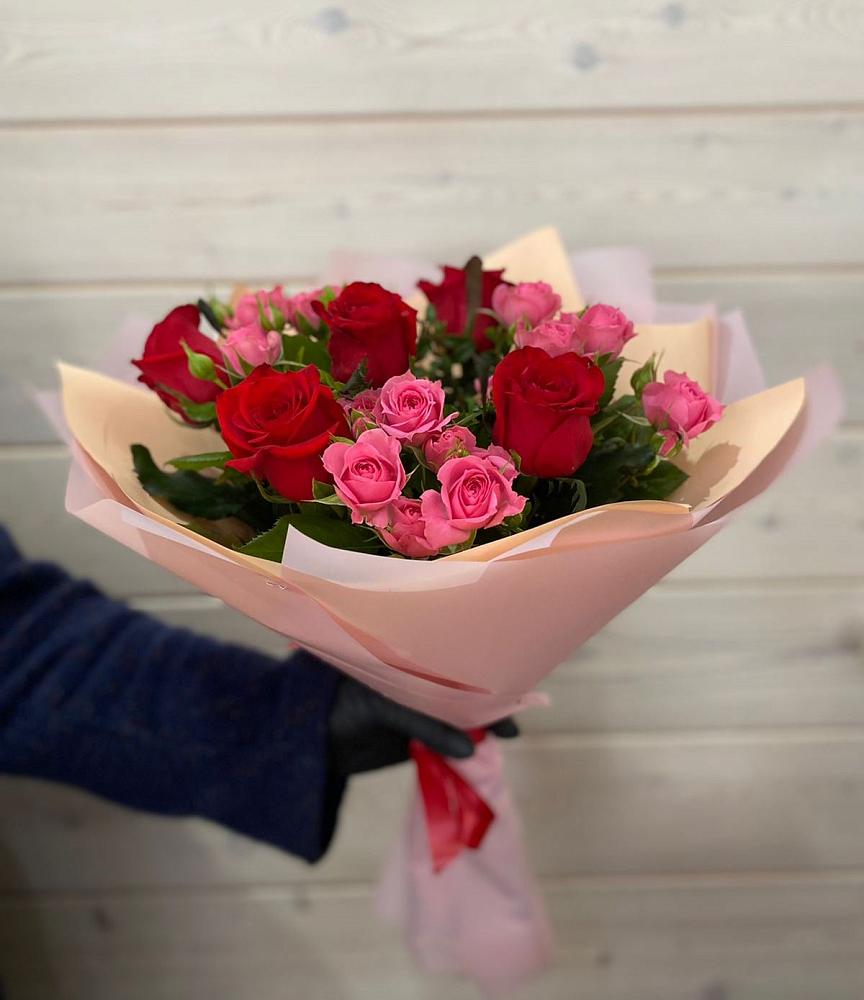 Букет цветов из: Розы в Заветном Ростовской области