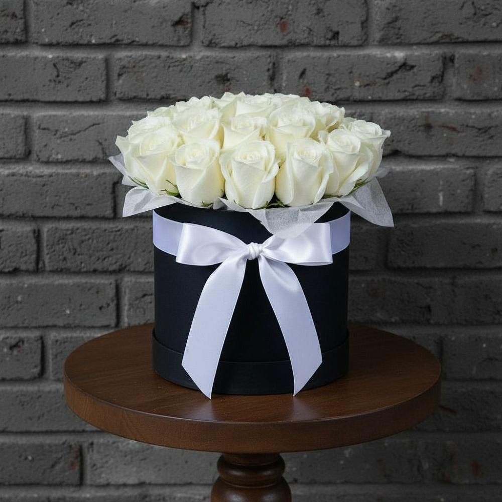 Цветочная композиция из Розы в шляпной коробке в Заветном Ростовской области