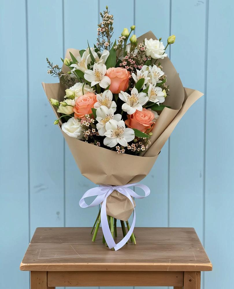 Букет цветов из: Альстромерии, Лизиантусы, Розы и Хризантемы в Заветном Ростовской области